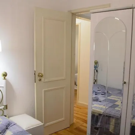 Apartment Inside Typical & Historical Lisbon